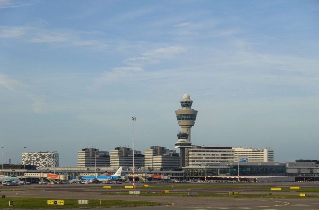 Airlines face fines over noisy Schiphol night flights