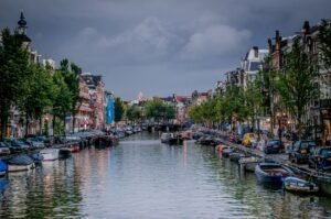 Warm sunny week ends with heavy thunderstorms