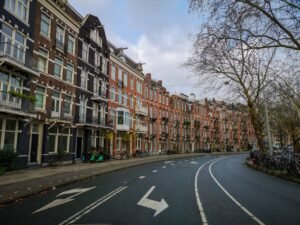 Average earners can afford seven Amsterdam homes