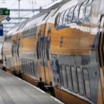NS offers discounted train tickets near rush hour