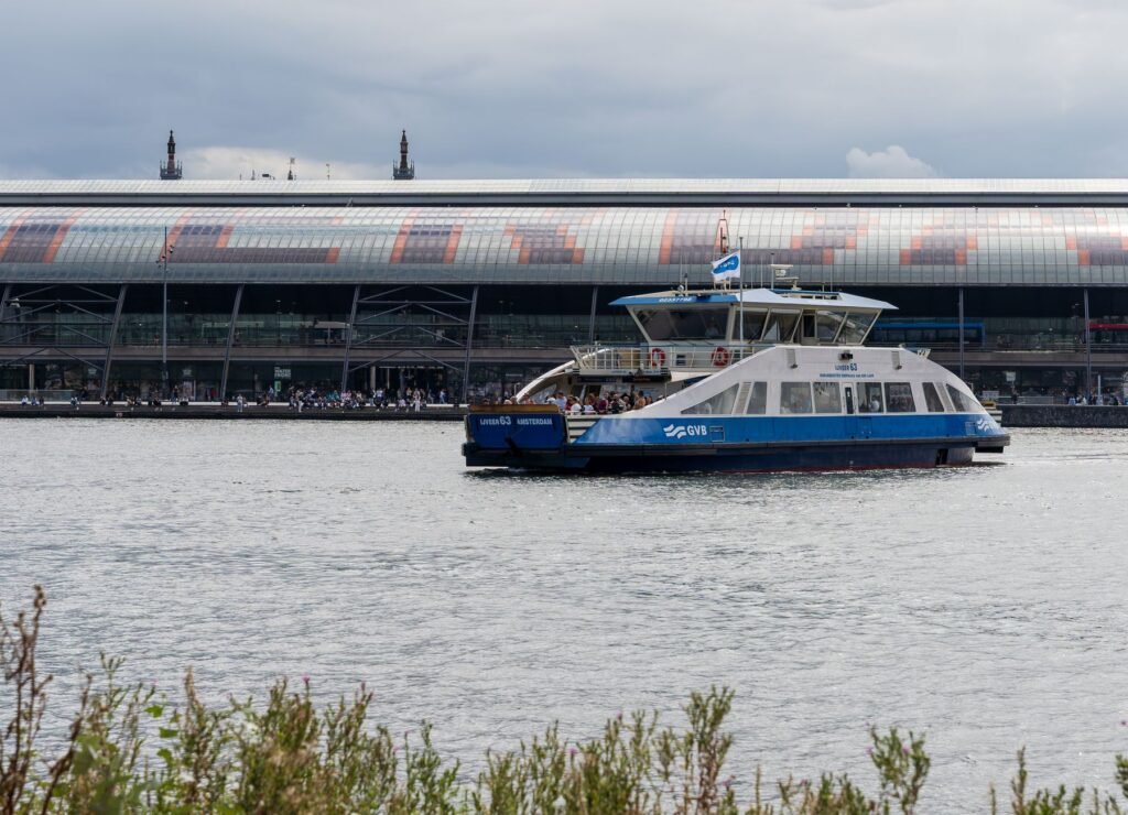 Author proposes temporary Westbrug across the IJ