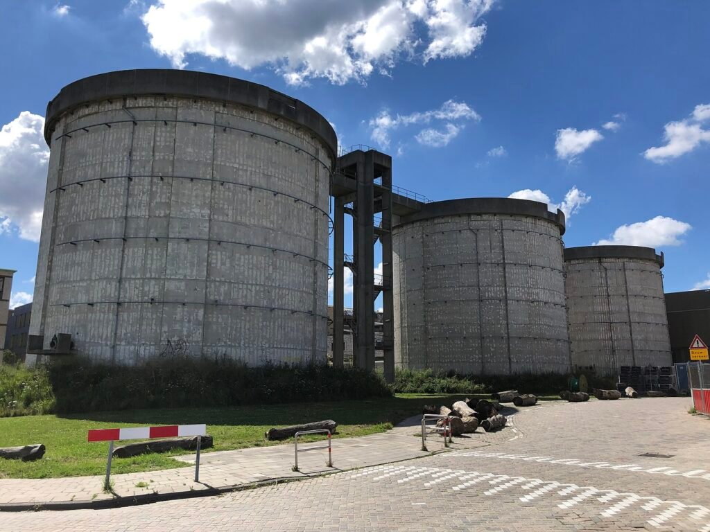 1920px-Silo27s_Zeeburgereiland_Amsterdam-1