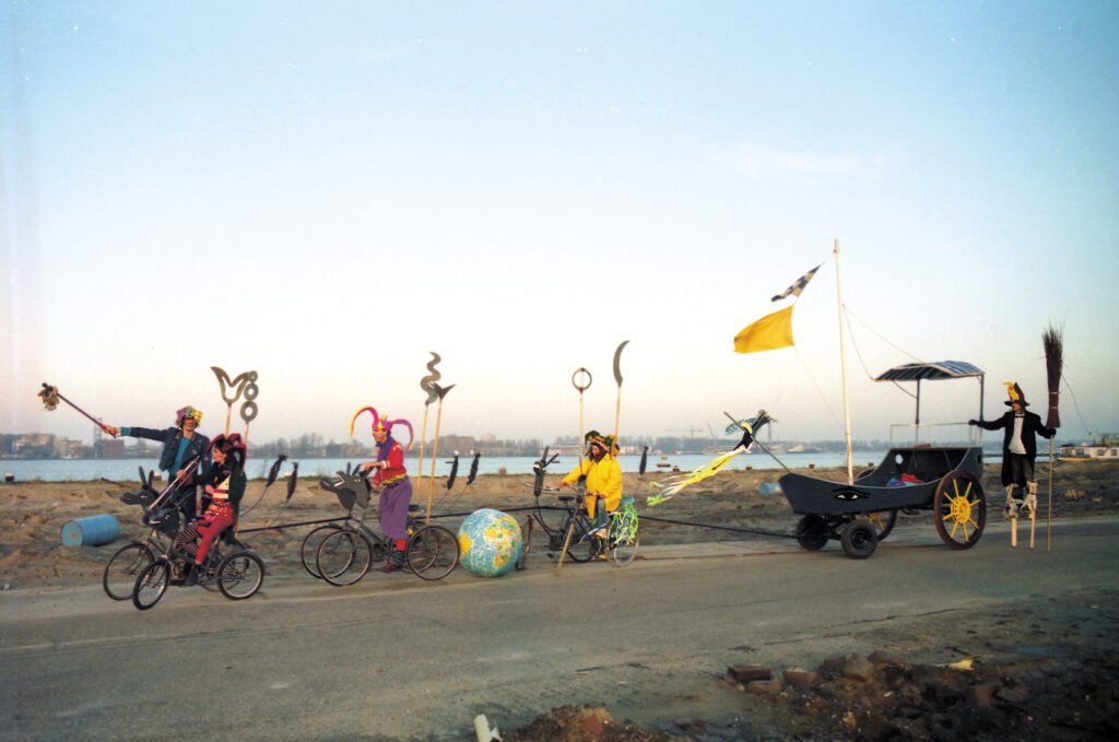 Azart, the ship of fools, on screen at Arti
