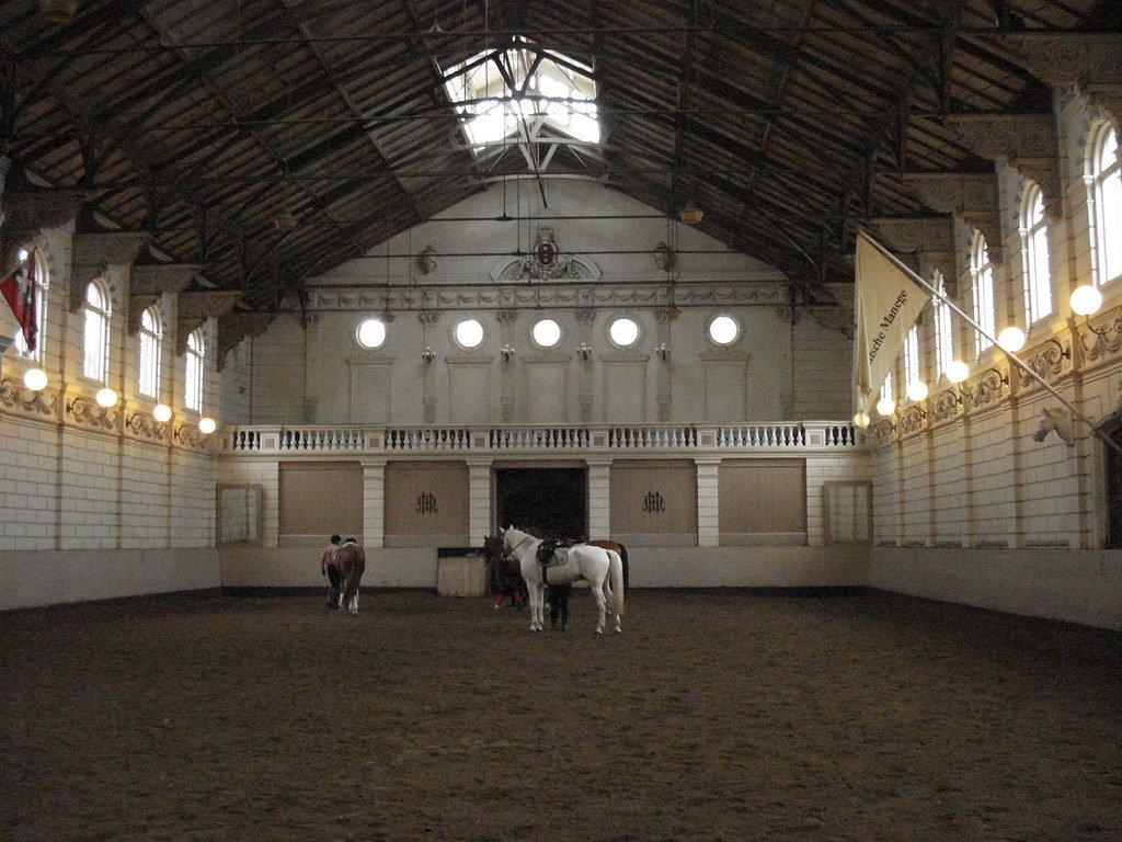 Morning networking meet-up at De Hollandsche Manege