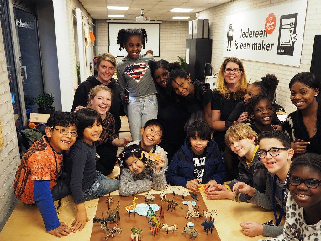 Design lab and creative making for children at OBA Osdorp