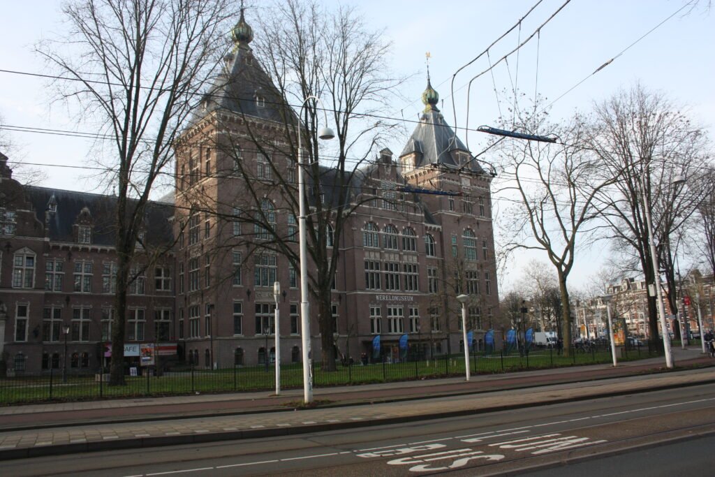 Free lantern and autumn crafts at Wereldmuseum