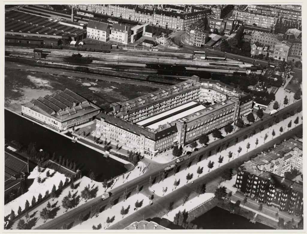 Hear the history of Havenstraat inside De Directievilla