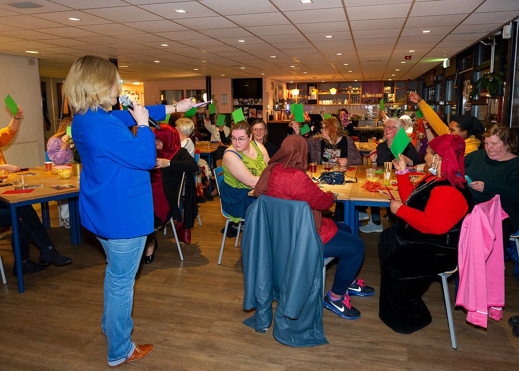 Resto VanHarte neighborhood dinner against loneliness