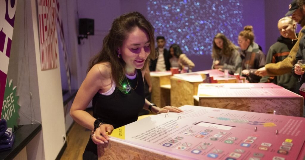 Waag Open: hunt for alternatives to big tech apps