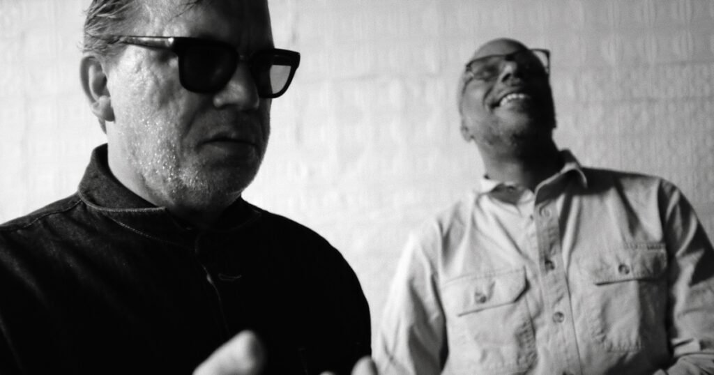 Avant-garde jazz from the Chicago Underground Duo