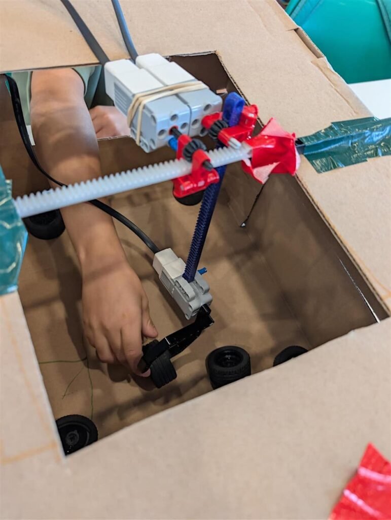 NewTechKids robotics try-out workshop for children