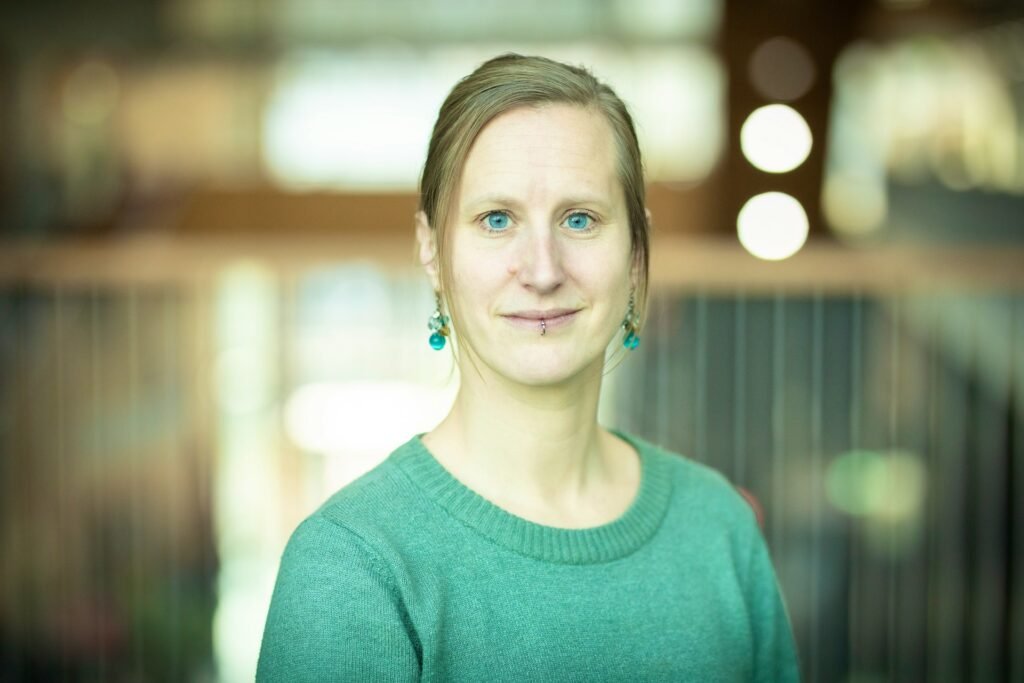 Felienne Hermans discusses Vierkante ogen at Feministische Boekenclub