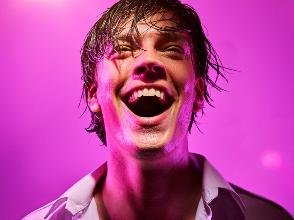 Cabaretier Thom Gerrits performs Alleen Vanavond
