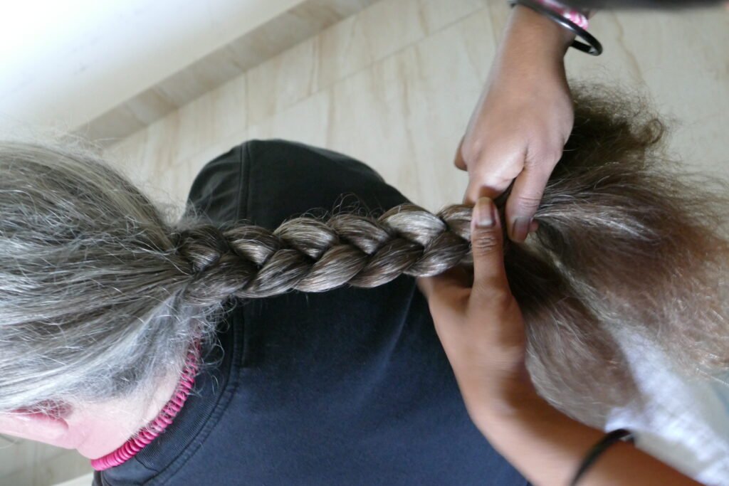Braiding_hair_06