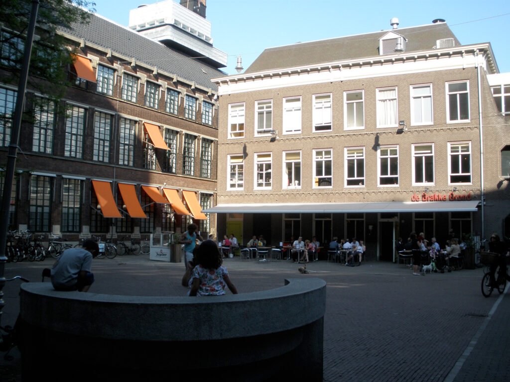 Festival Tweetakt brings Flemish theatre, acrobatics and music