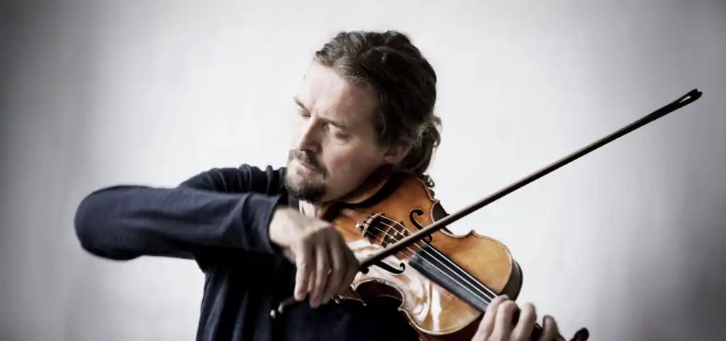 Christian Tetzlaff directing the Nederlands Kamerorkest
