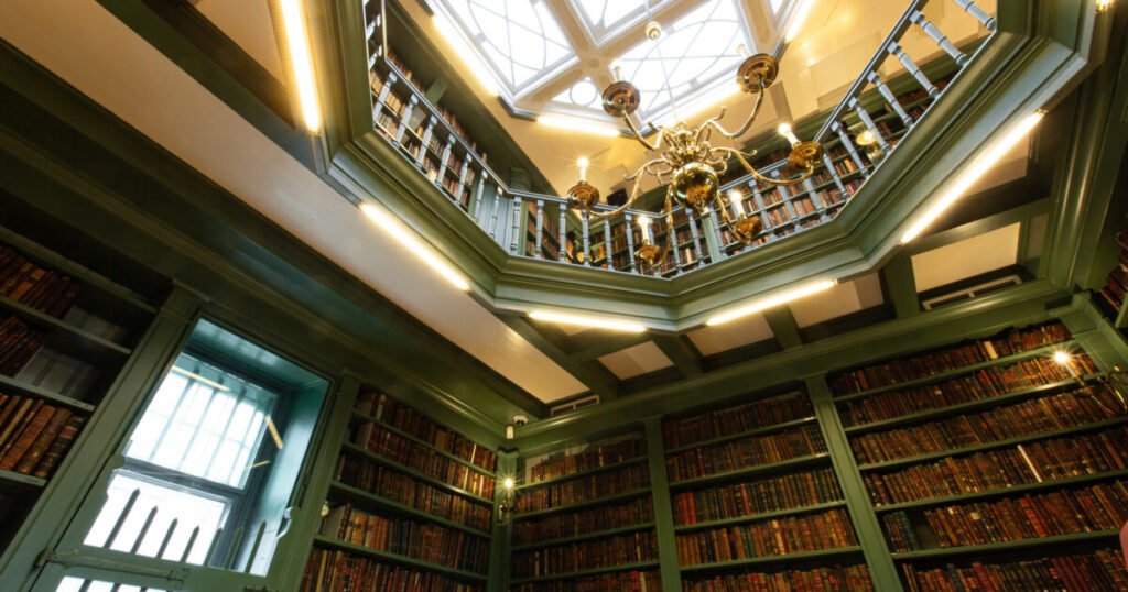 Tour the historic Ets Haim Jewish library