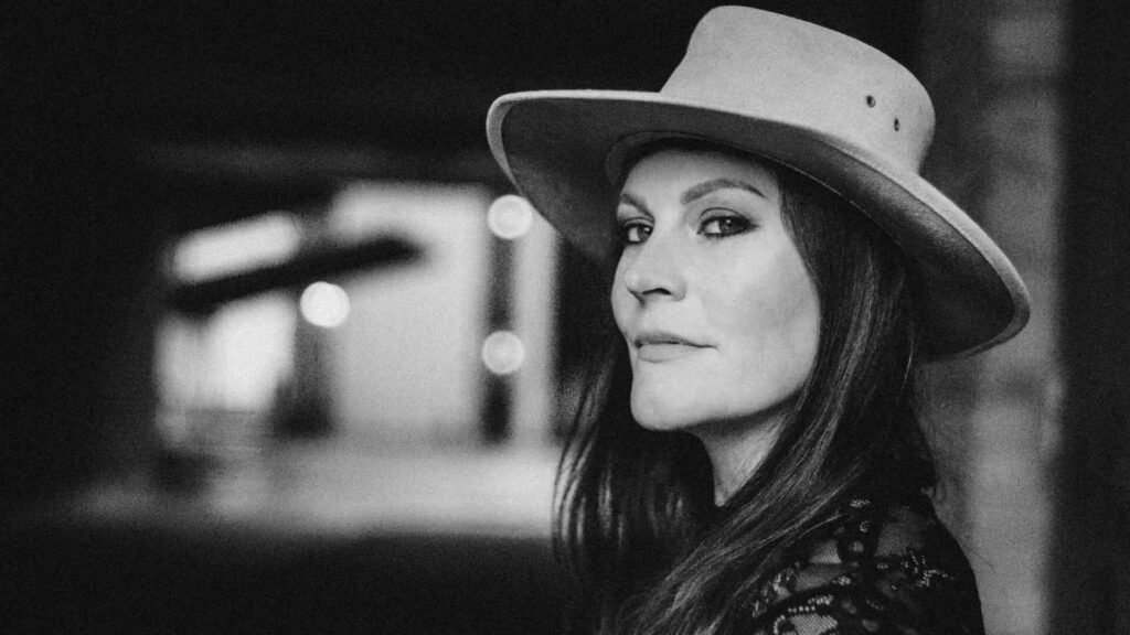 Nightwish singer Floor Jansen plays solo material at Paradiso