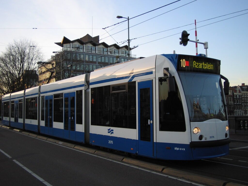 GVB_Combino_2075_28Amsterdam_tram29_on_route_102C_January_20