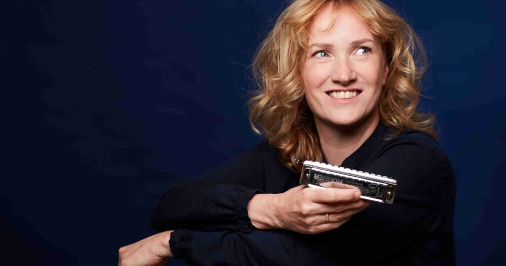 Chamber cello, chromatic harmonica, and accordion improvisations at Bimhuis