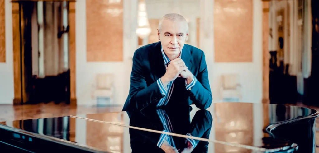Ivo Pogorelich plays Chopin with the Netherlands Chamber Orchestra