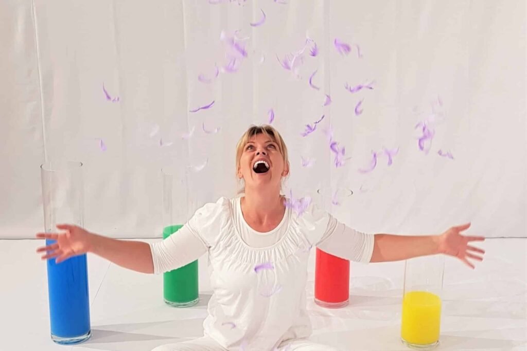 Sensory colour play for toddlers in De Regenboog