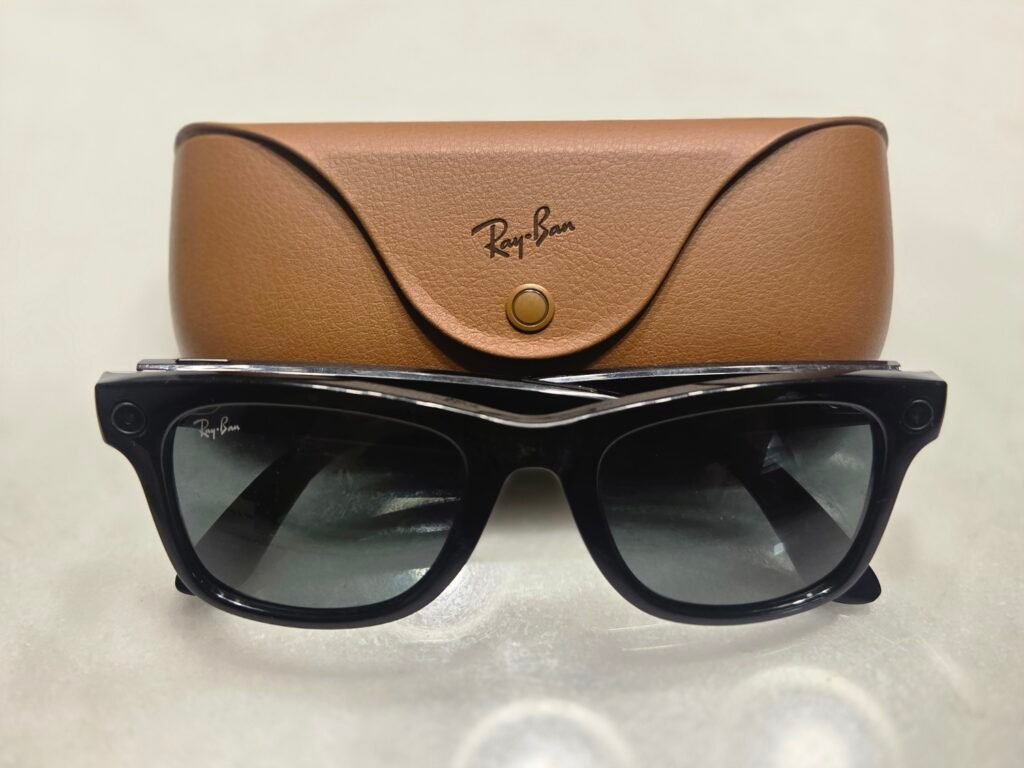 Ray-Ban_Meta_Gen_1_smart_glasses_with_charging_case-1