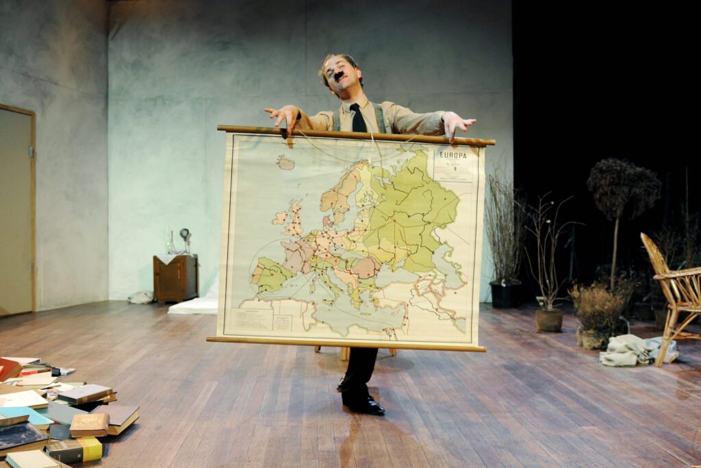De Warme Winkel revives Stefan Zweig satire Villa Europa