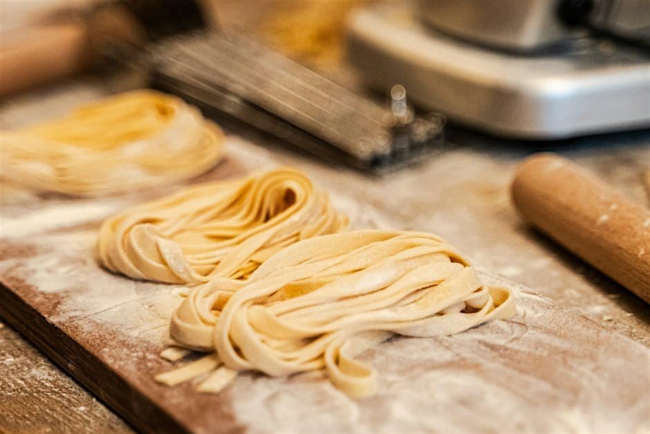 Handmade pasta workshop and dinner with Sicilian sauces