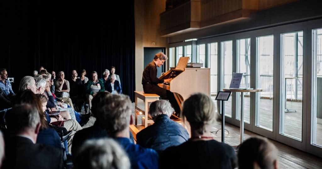 Microtonal Fokker organ premiere in the Kleine Zaal