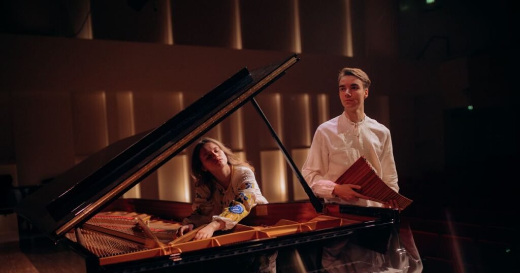 Panflute and piano duo plays Muziekgebouw lunch concert