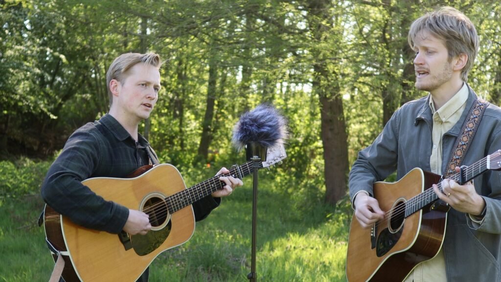 Acoustic fiddle sets and an open bluegrass jam