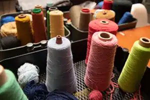Learn tapestry weaving across five morning sessions at Vrije Academie
