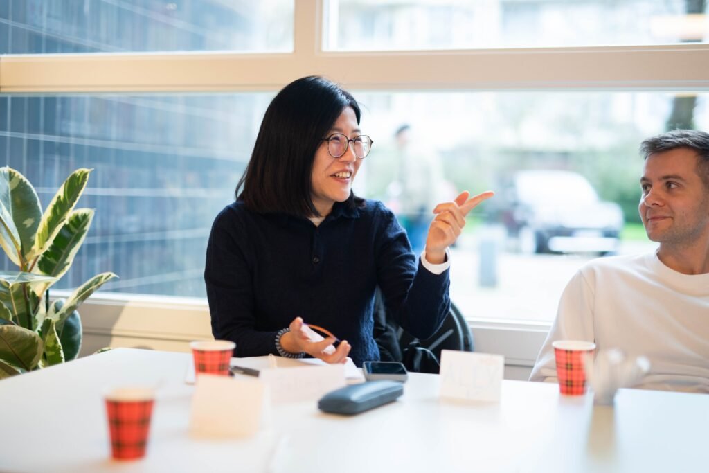 Practice conversational Dutch at the Roelof Hartplein Taalcafé
