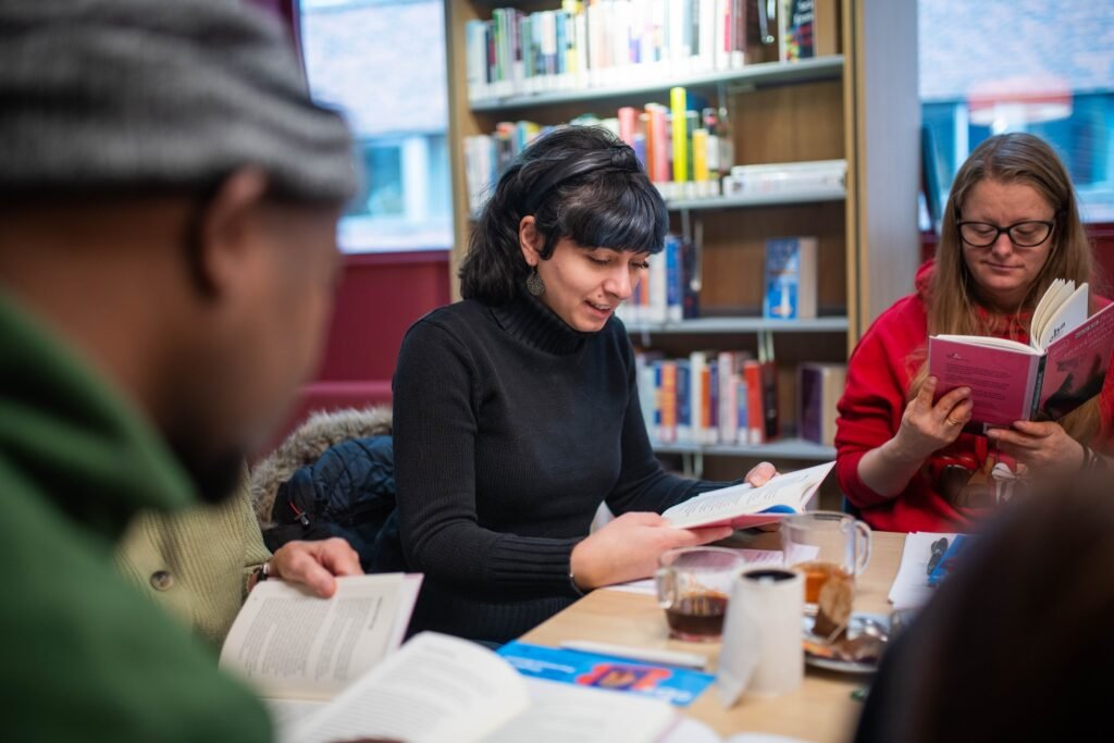 Practise Dutch reading and conversation at Meeleesclub