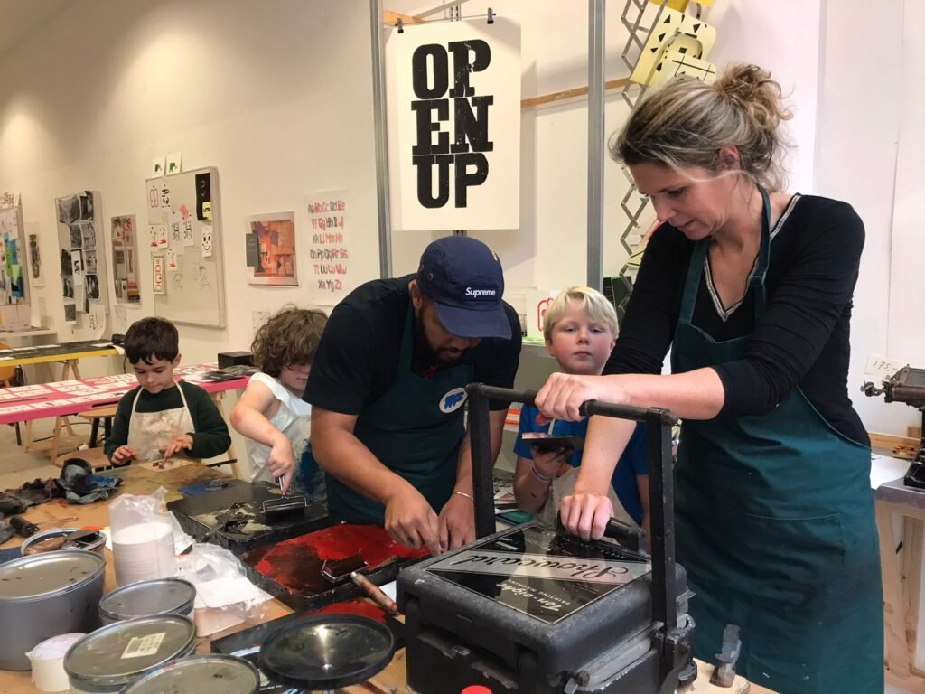 Het Familie Atelier graphic printmaking session