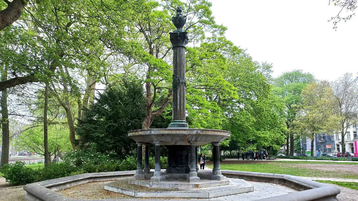 Amsterdam shuts nineteen fountains over bacteria contamination