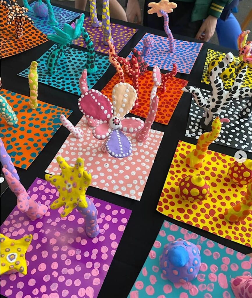 Yayoi Kusama sculpture workshop for kids at De Kinderboekwinkel