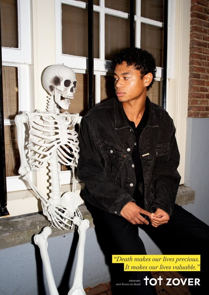 Portraits and street interviews about death at Tot Zover