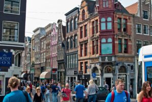 Amsterdam_street_28617836334029
