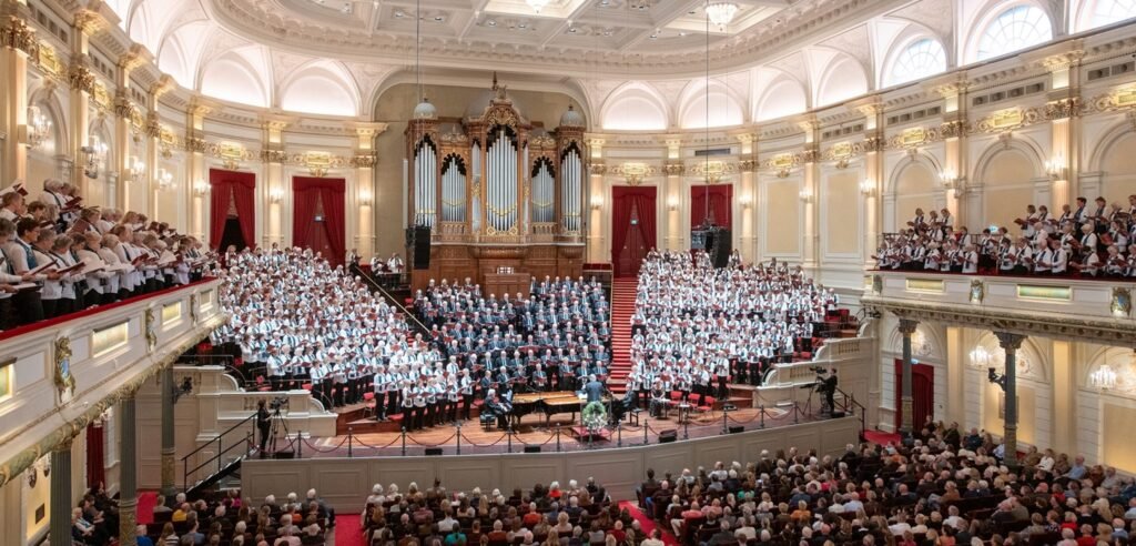 Grootkoor Holland’s 1000 voices sing film, opera and musicals