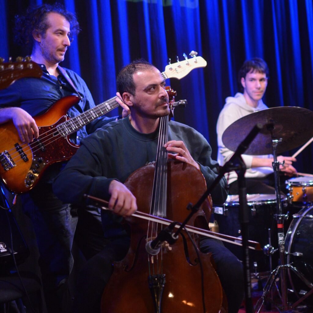 Free Orchestre Partout Jam invites musicians to improvise