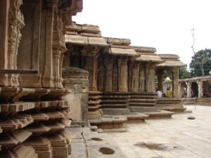 Vaidyeshvara_Temple2C_profile_of_outer_wall_and_mouldings_at-1