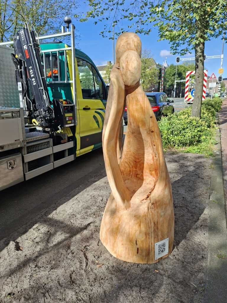 Free Wood Art Route: 34 Sculptures Across Amsterdam’s Centre