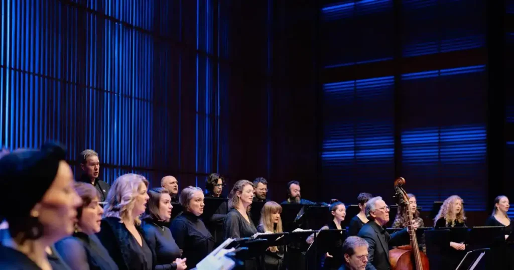 Bach Motets: Cappella Amsterdam pairs choral works with cello suites