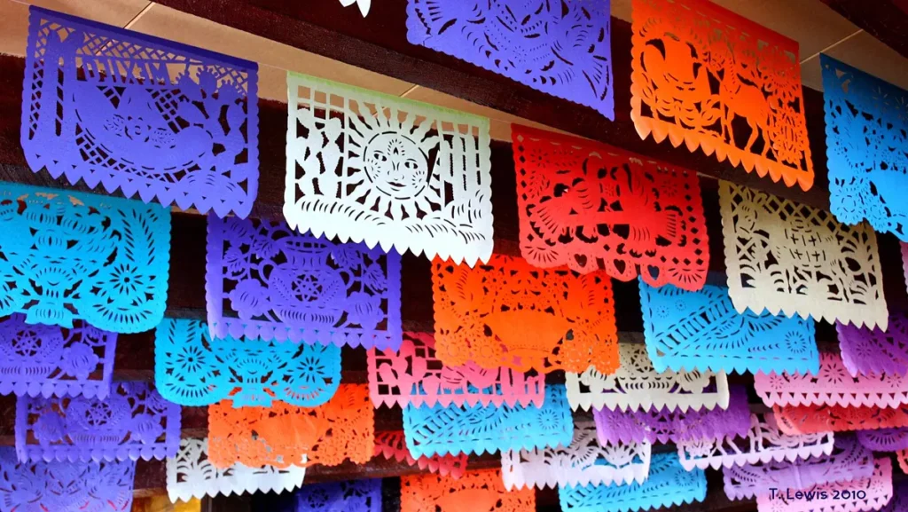 Holiday crafts, cooking and tours at Wereldmuseum