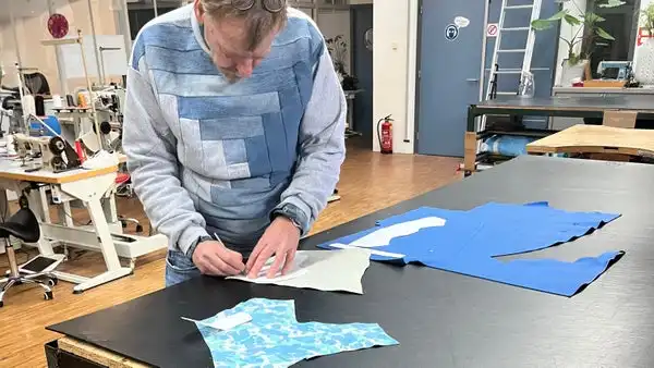 Make a zipper or flap leather bag by hand, no experience needed