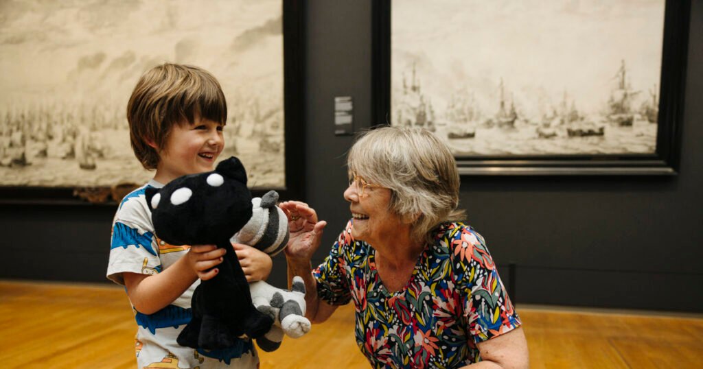 Interactive audio scavenger hunt for young children