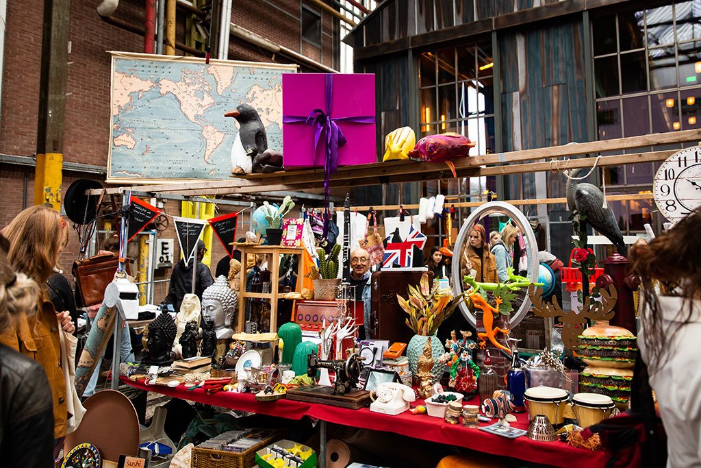 IJ-Hallen flea market moves indoors with 600 stalls in Noord