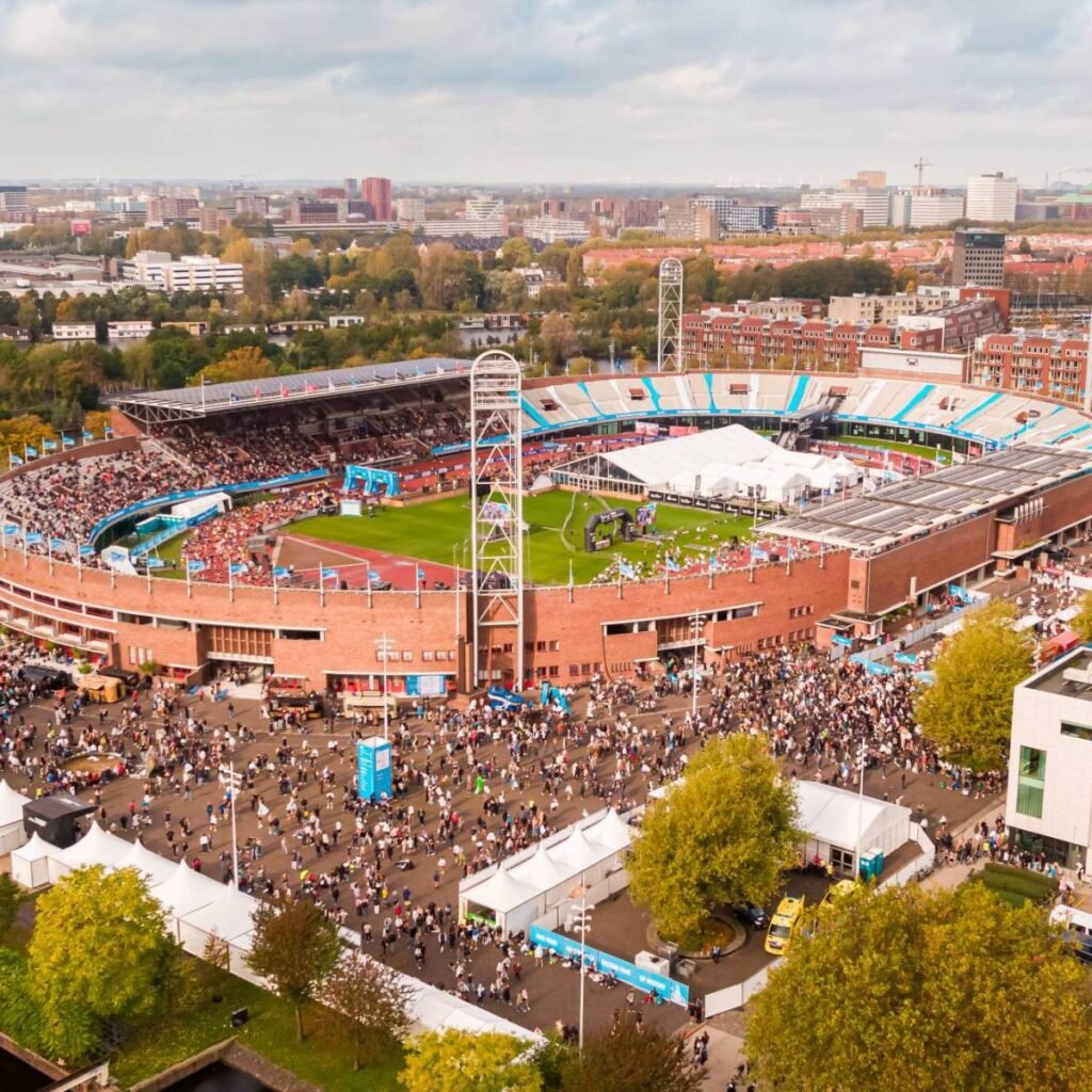 TCS Amsterdam Marathon, past the Rijksmuseum and along the Amstel
